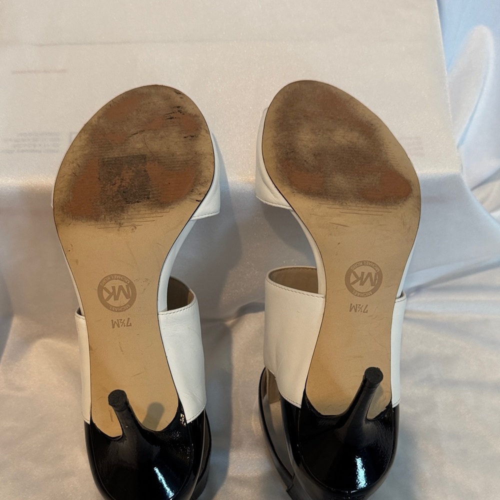 Michael Kors Landon Black and White Heels Size 7.5 - Picture 7 of 13